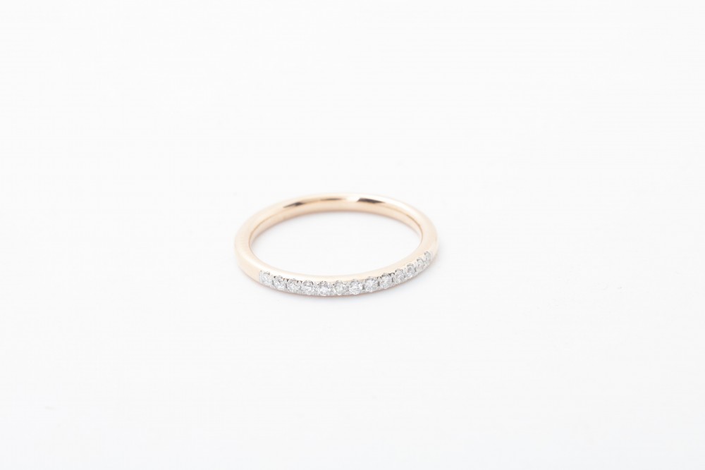 Anillo rivier en oro rosado