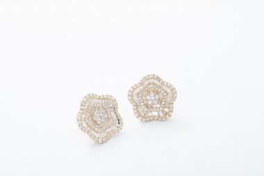 PAR DE ARETES CON BRILLANTES Y BAGUETTES