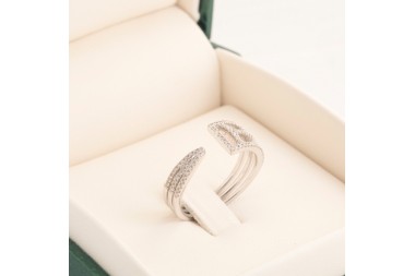 Anillo en oro blanco 18 Kts. y diamantes
