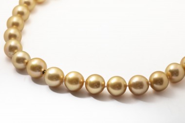 COLLAR DE PERLAS DORADAS