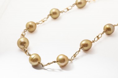 COLLAR DE PERLAS DORADAS