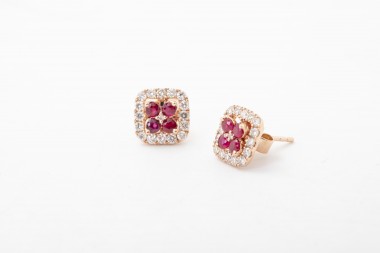 Aretes con rubís y oro rosado