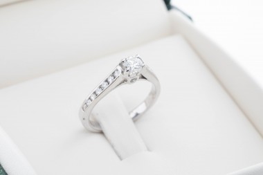 Anillo de compromiso con diamante 0.32Ct