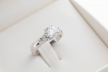 Anillo de compromiso con diamante 1.02ct.