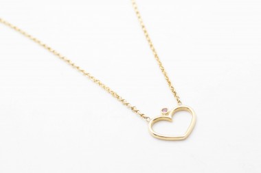 Collar corazón con zafiro rosado