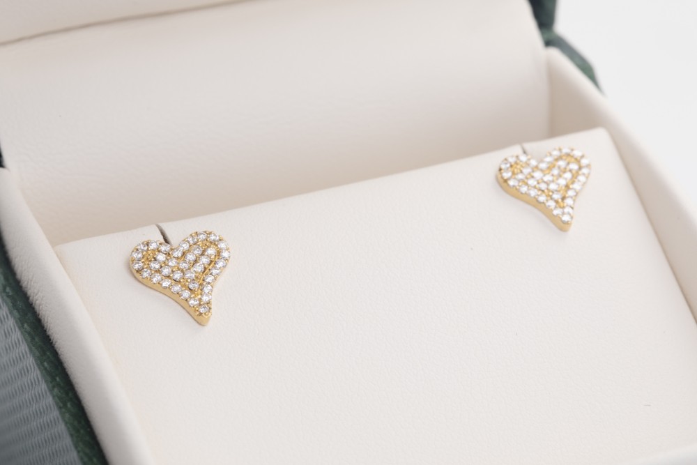 Par de aretes corazón
