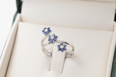 Anillo Moragliones trío de flores