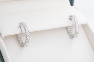 Aretes oro blanco con brillantes