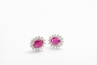 Aretes con rubís y diamantes