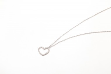 Collar corazón con diamantes