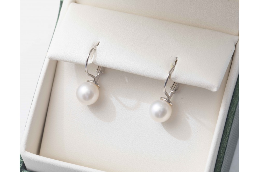 Aretes con perlas en oro blanco