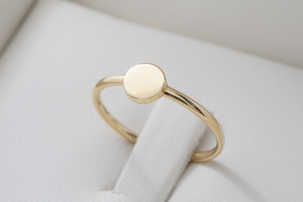 Anillo con círculo