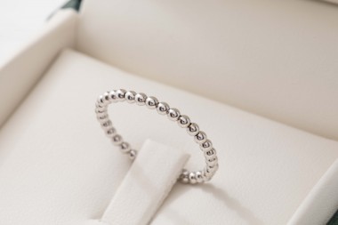 Anillo bolitas
