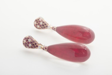 Aretes Moraglione con rubís, cuarzos y diamantes