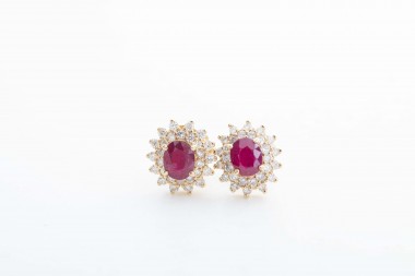 Aretes con rubís y diamantes