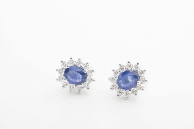 Aretes corazón con diamantes y zafiros