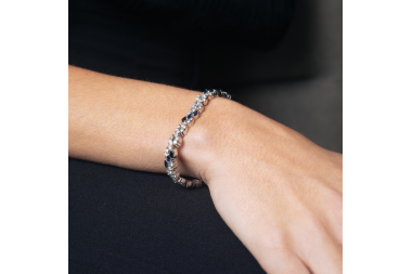 Pulsera con brillantes y zafiros en oro blanco