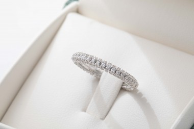 Anillo con diamantes
