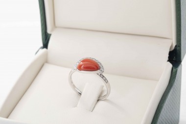 Anillo Moraglione con coral