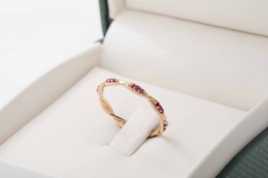 Anillo Moraglione con rubís