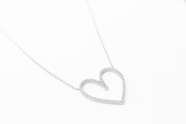 Collar LOVE en oro blanco