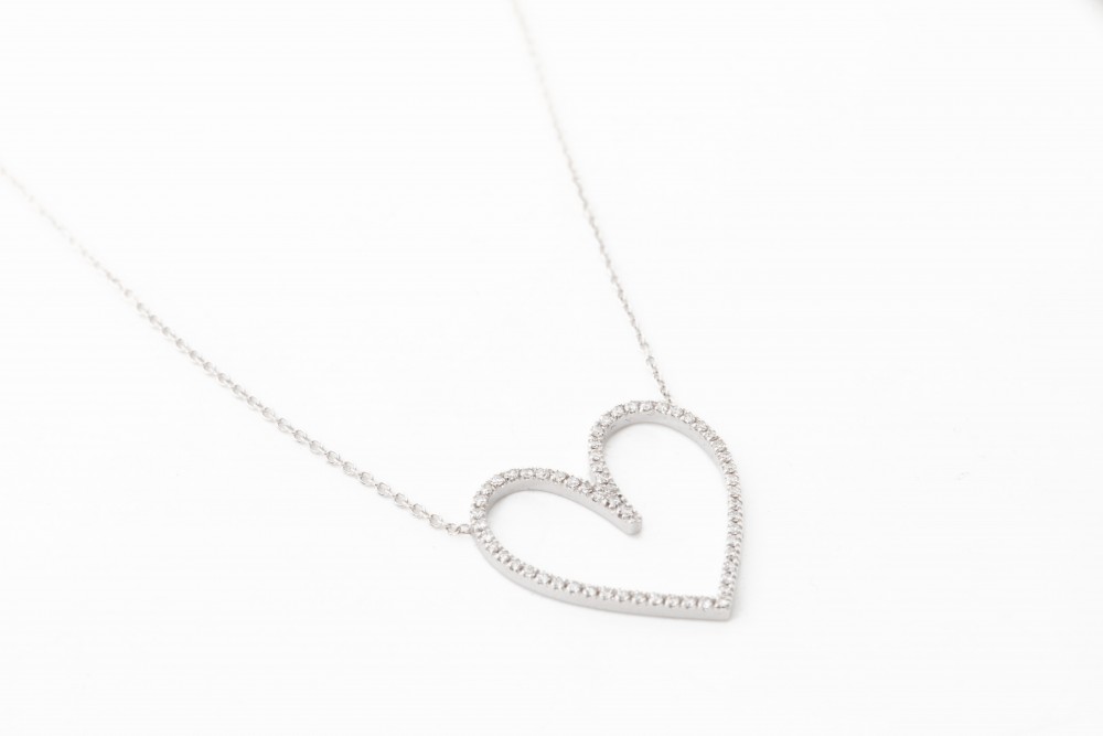 Collar LOVE en oro blanco