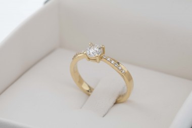 Anillo de compromiso con diamante 0.40ct