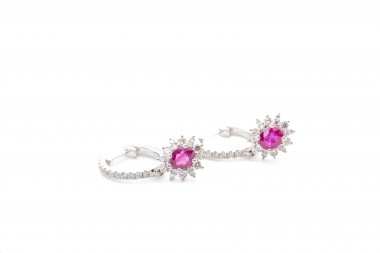 Aretes con brillantes y rubíes
