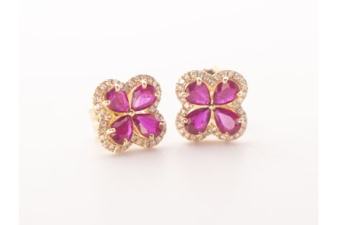 Aretes flor con rubís