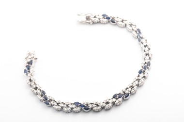 Pulsera con brillantes y zafiros en oro blanco