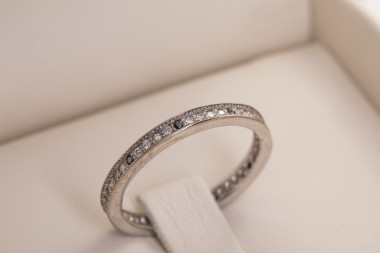 Sortija con brillantes
