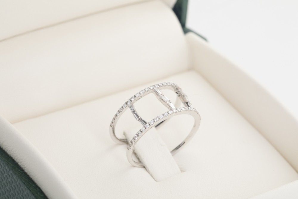 Anillo doble en oro blanco