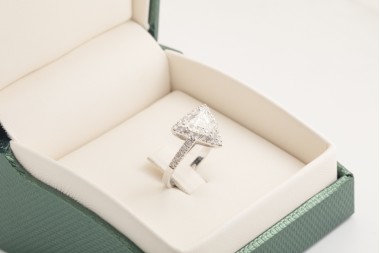 Anillo oro blanco 18 Kts. con diamantes