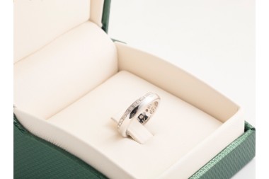 Anillo en oro blanco 18 Kts. con diamantes