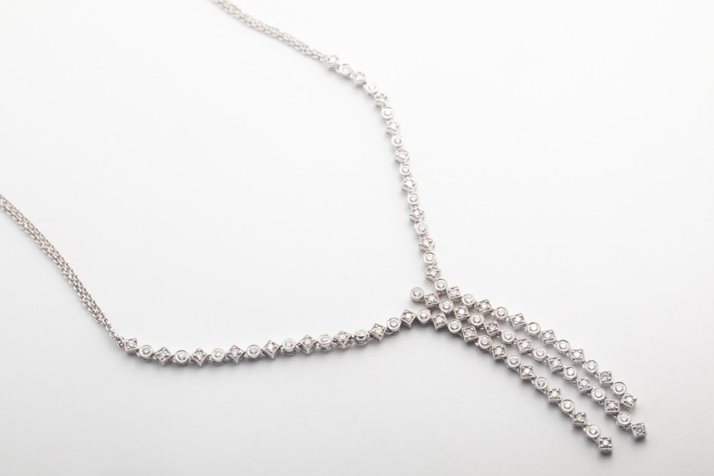 Collar oro blanco con brillantes