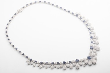 Collar con brillantes y zafiros