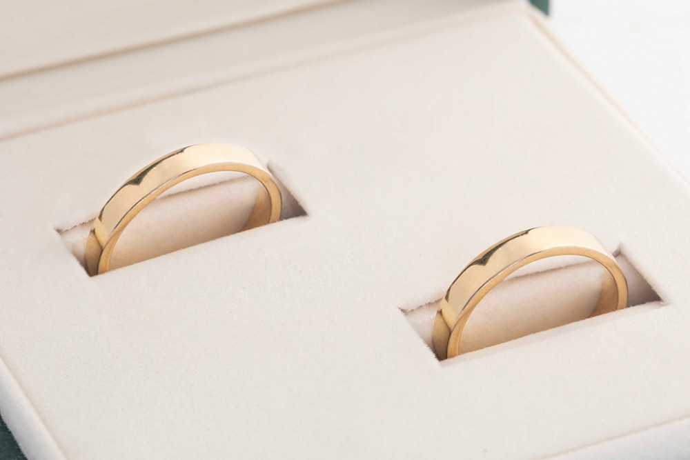 Aros de matrimonio cinta